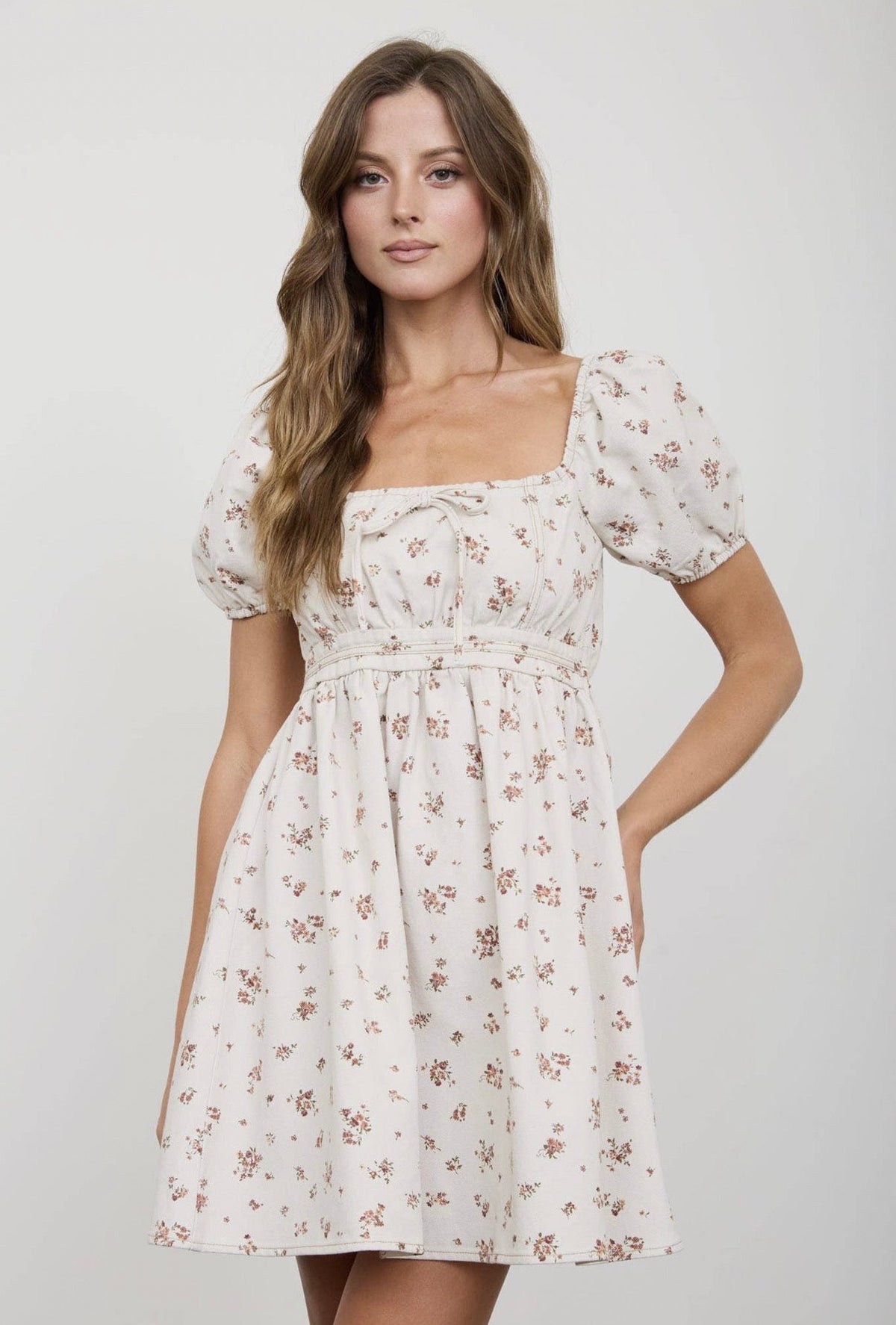 Ditsy Floral Puff Sleeve Square Neck
Mini Dress 100% Cotton