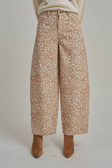 HIGH RISE DEER PRINT BARREL SHAPED WIDE LEG PANTS