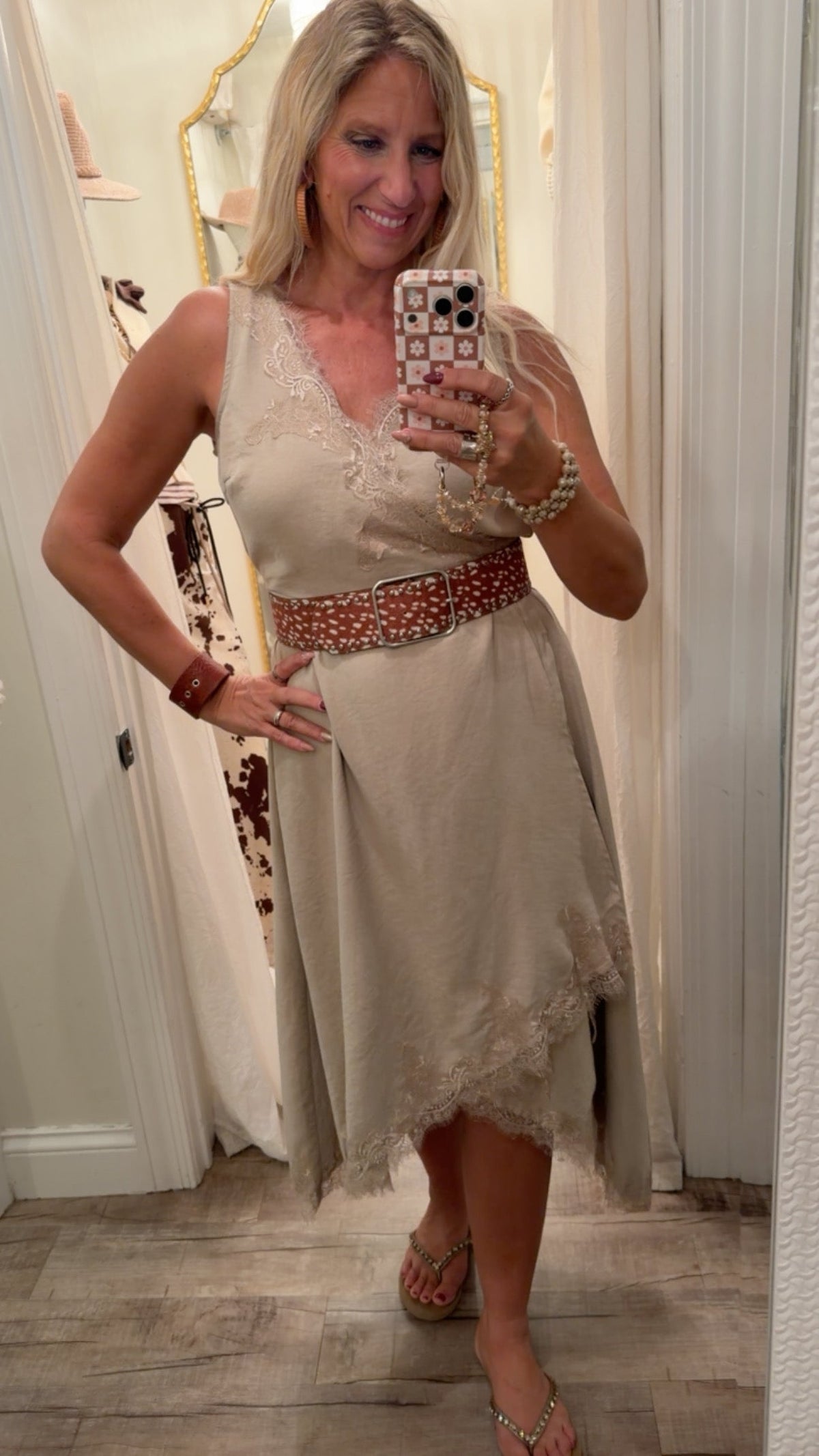 LACE TRIM V NECK TIE WAIST SURPLICE
MIDI DRESS