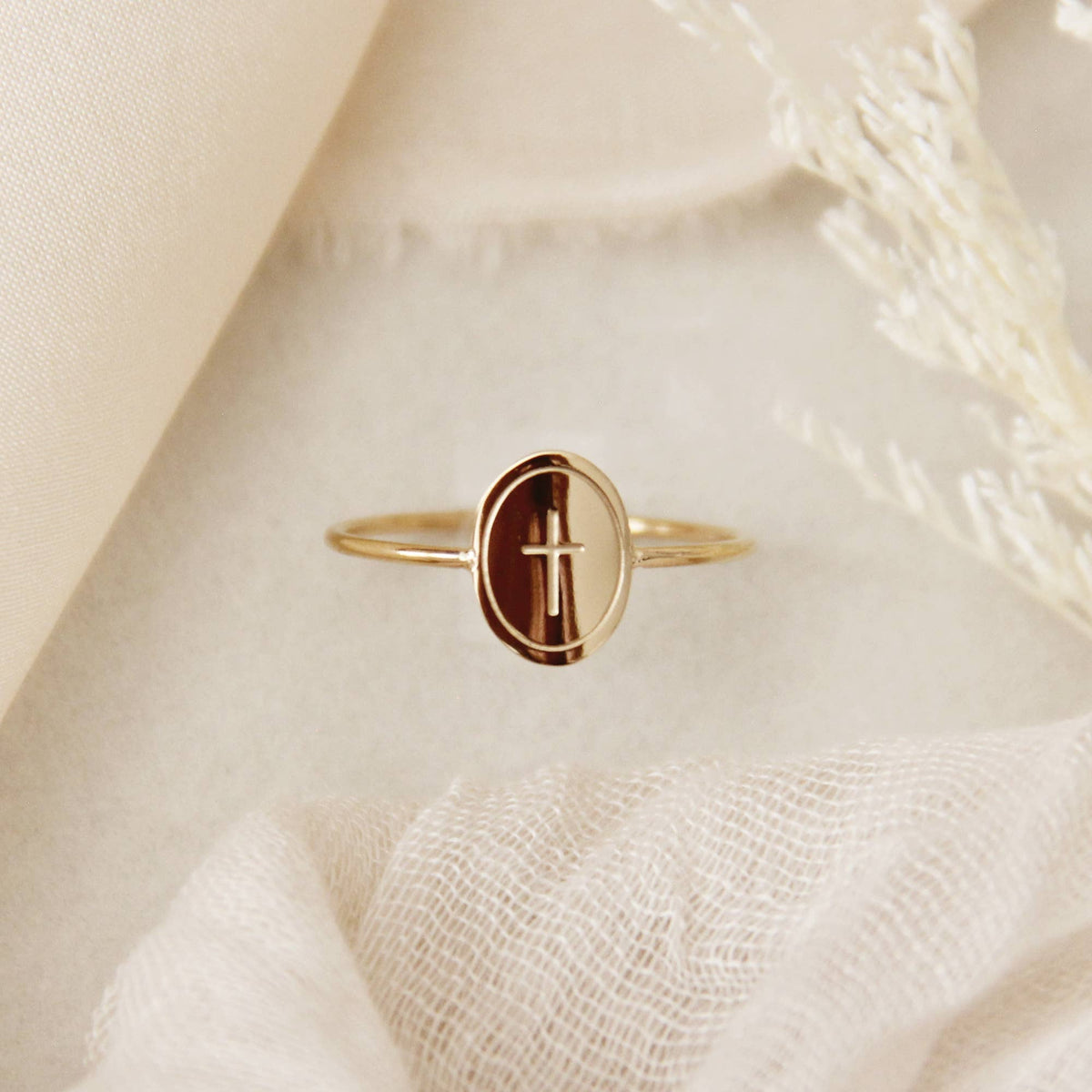 Oval Engraved Cross Ring, Christian Faith Jewelry Gift: Yellow Gold / 9