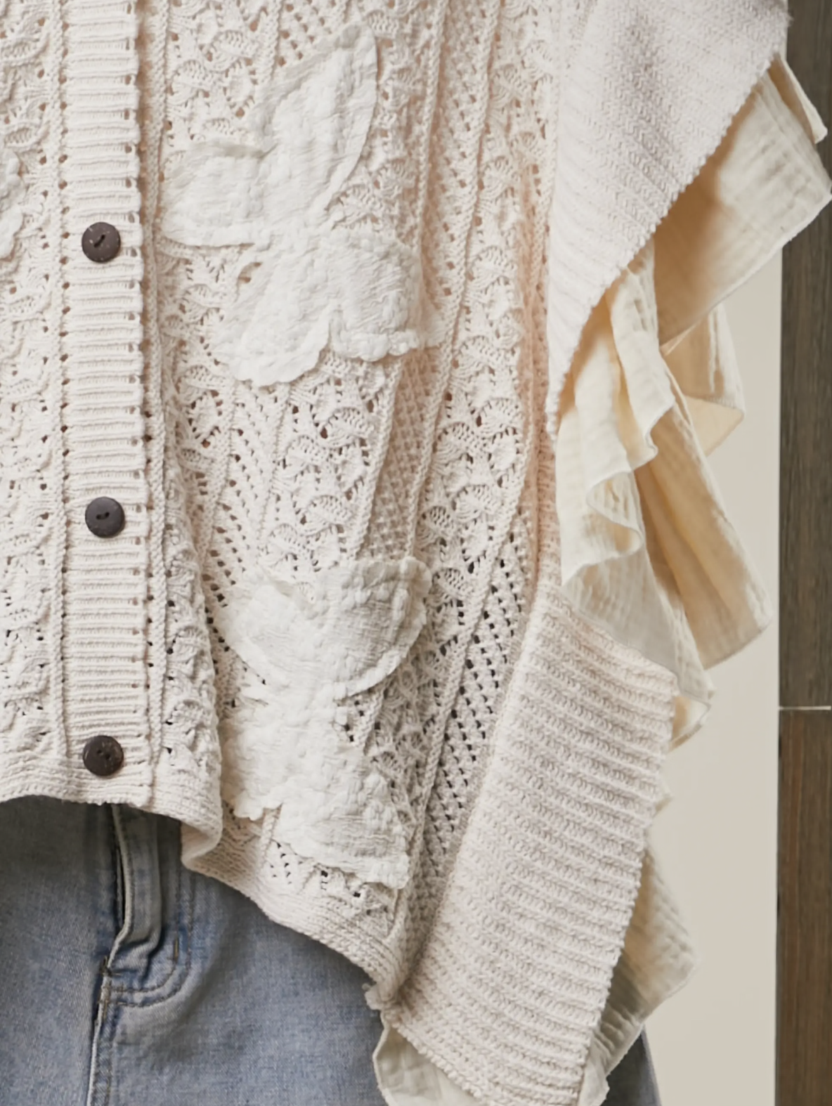 Butterfly Patch Ruffle Sleeve Lace
Knit Cardigan
